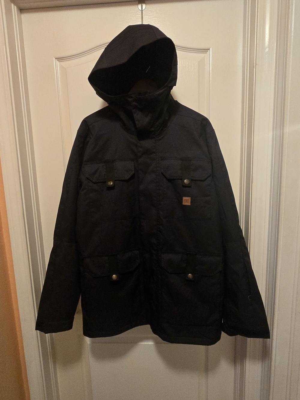 DC Shoes Servo Men’s Medium Black 15K Waterproof Snowboard Jacket